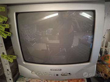 Televisione  e Lettore DVD con decoder