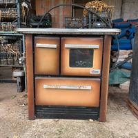 Cucina economica a legna vintage con forno
