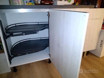 RIPIANI ESTRAIBILI CUCINA AD ANGOLO 