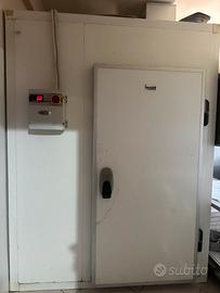 Cella frigo 220v 2mtx2mt h2,50mt
