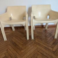 2 sedie design vico magistretti 