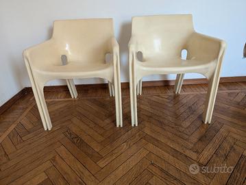 2 sedie design vico magistretti 