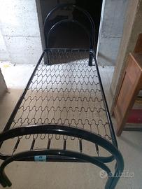 Letto in metallo