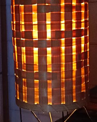Lampada da tavolo in rattan