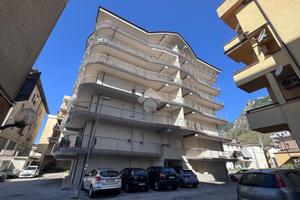 4 LOCALI A VENAFRO