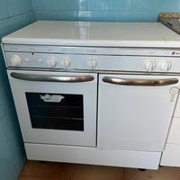 Stufa a gas con forno