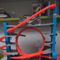 Garage delle acrobazie Hot Wheels