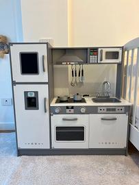 cucina giocattolo in legno