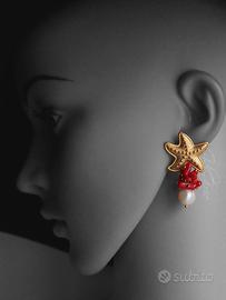 Orecchini stelle, corallo e perle nuovi