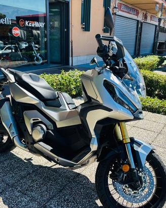 HONDA X-ADV 750 TUTTO INCLUSO ANCHE PASSAGGIO!