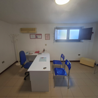 Ambulatorio studio medico arredato