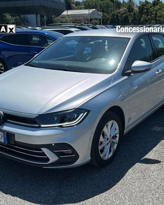 Volkswagen Polo VI 2022 1.0 tsi Style 95cv