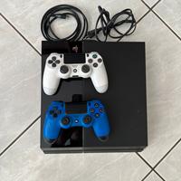 PS4 con 2 Joystick e 10 giochi