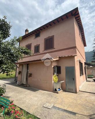 2 LOCALI A AGOSTA