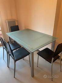 Tavolo in vetro da ufficio o sala da pranzo