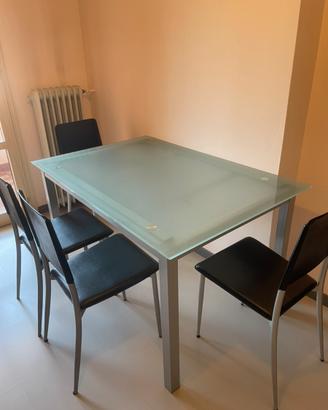 Tavolo in vetro da ufficio o sala da pranzo