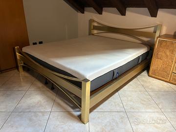 Letto matrimoniale in ottone + Materasso Emma memo