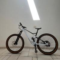 Cube Stereo Race 150