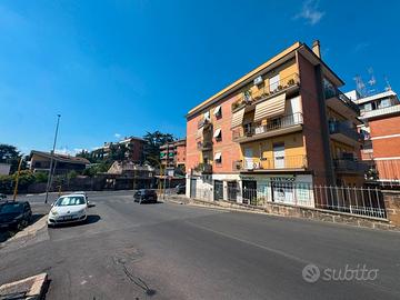 Portuense - locale magazzino