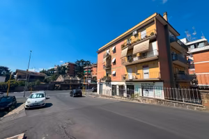 Portuense - locale magazzino