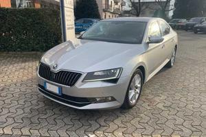 SKODA Superb 2.0 TDI DSG Style