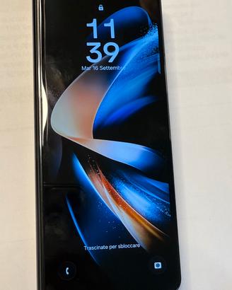 📱 Samsung Galaxy Z Fold 4 – 256 GB – €399