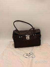 Borsa  Prada a spalla in Nylon e pelle