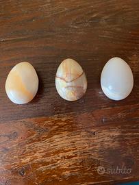 Uova in pietra