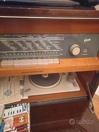 Mobile radio giradischi Graetz vantaggi anni 60