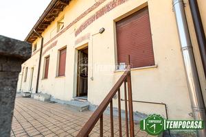 Stabile - Palazzo a Dovera 20 locali