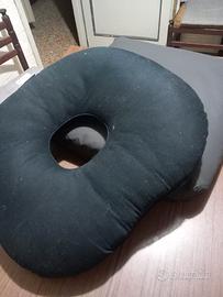Cuscino antidecubito a ciambella in fibra cava