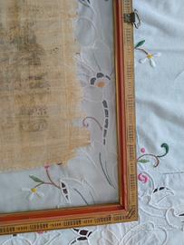 Papiri egiziani in cornice