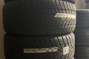 Disponibile treno gomme stock