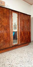 Camera in noce completa