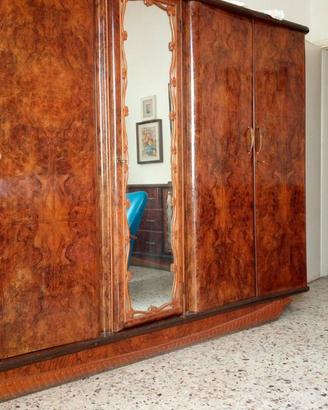 Camera in noce completa