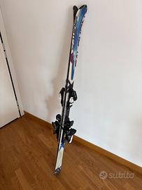 Paio di sci da donna marca Salomon