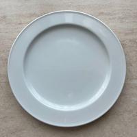 Piatti piani in ceramica per ristorante