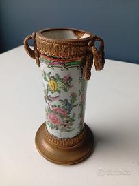 Vaso in porcellana montato su bronzi dorati