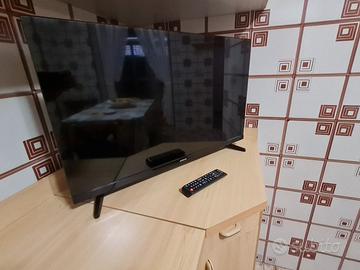 TV SAMSUNG 32" LED CON TELECOMANDO 