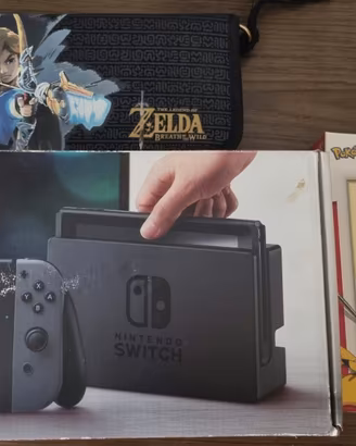 Nintendo Switch Grigia Completa + Custodia Zelda