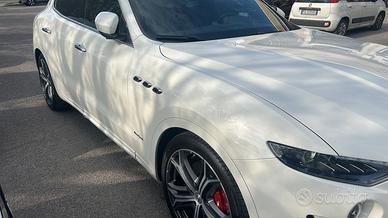 MASERATI LEVANTE  690€ Subentro