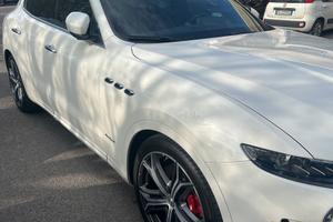 MASERATI LEVANTE  690€ Subentro