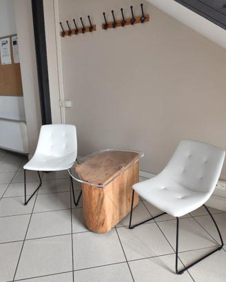 Coppia di sedie in ecopelle bianca