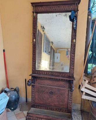 Cappottiera in legno d'epoca