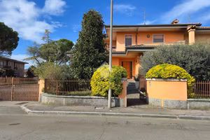 PORZIONE DI BIFAMILIARE A PESCANTINA