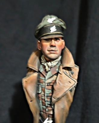 busto colorato in resina scale 1/12 