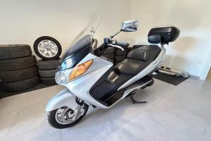 Suzuki Burgman 400 33.571 km bauletto pneumatici n