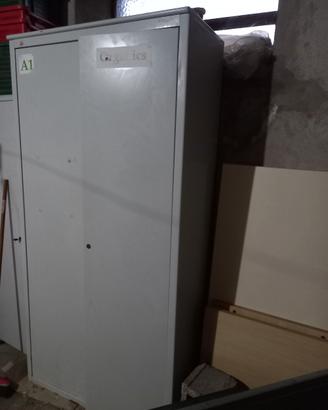 armadietto in ferro