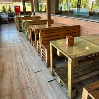 Tavoli e panche in pallet
