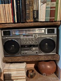 Vintage JVC Boombox Model RC-M90JW
